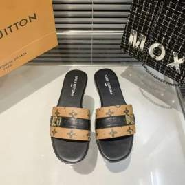 Picture of Louis Vuitton Slippers _SKULVsz35-42jyh0508615